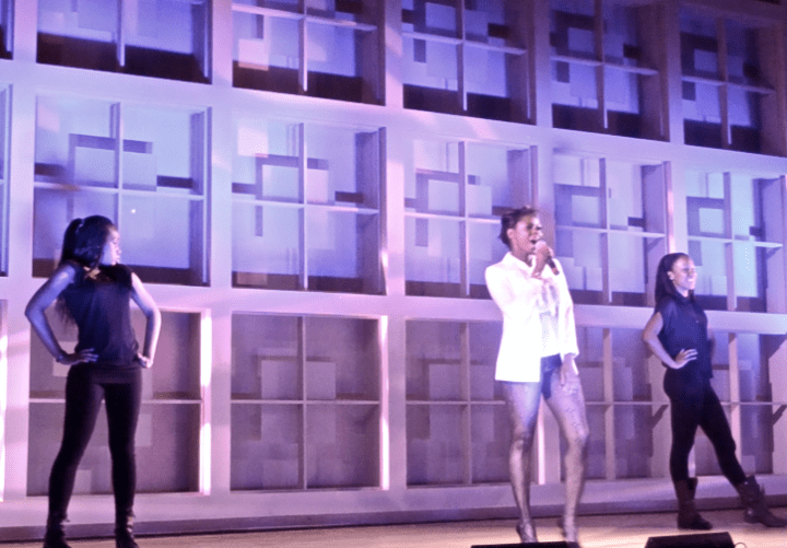 375835_501487089898514_171376785_n